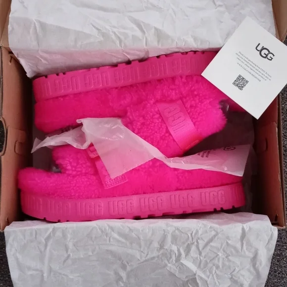 ๐UGG๐ - Fluffita Hot Pink Flatform Slipper - Picture 2 of 12